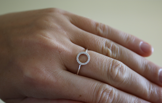 Circle jewelled ring
